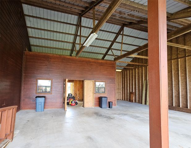 529 Wildewood Drive, Chandler, TX 75758