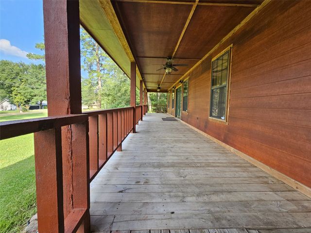 529 Wildewood Drive, Chandler, TX 75758