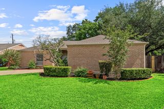 11306 Ella Lee Lane, Houston, TX 77077