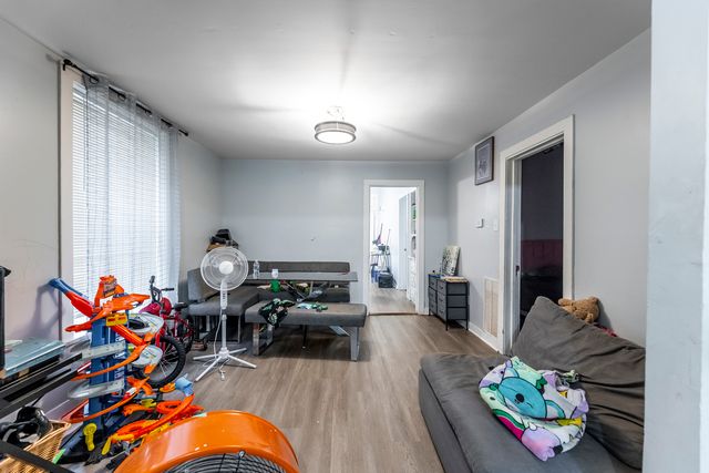 4543 W West End Avenue, Chicago, IL 60624