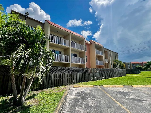 5201 Geneva Way 109, Doral, FL 33166