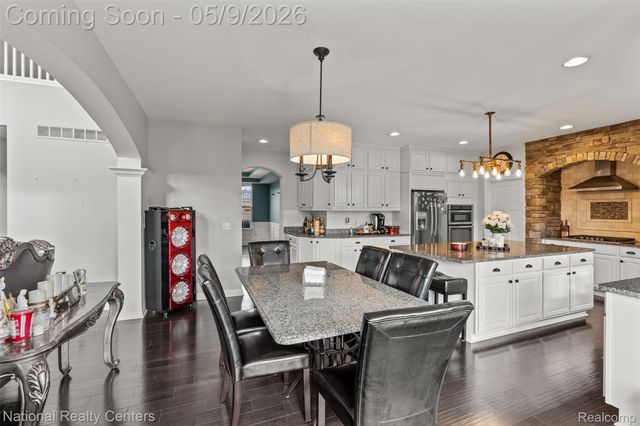 17632 Goldeneye Drive, Clinton Charter Township, MI 48038