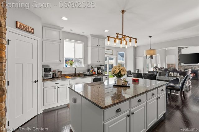 17632 Goldeneye Drive, Clinton Charter Township, MI 48038
