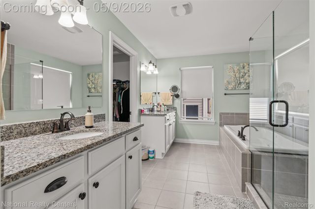 17632 Goldeneye Drive, Clinton Charter Township, MI 48038