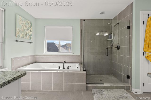 17632 Goldeneye Drive, Clinton Charter Township, MI 48038