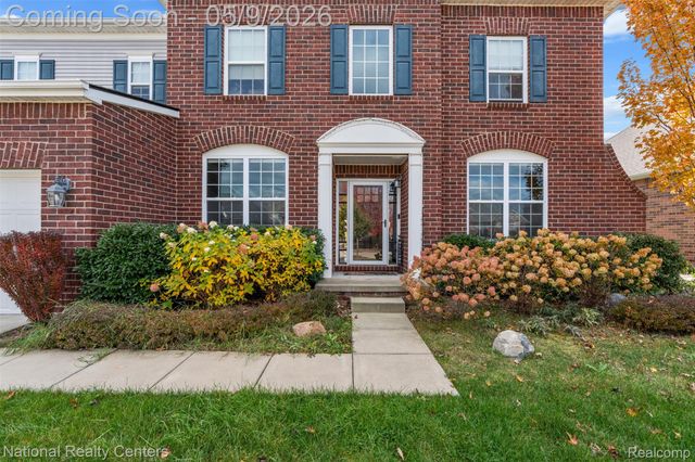 17632 Goldeneye Drive, Clinton Charter Township, MI 48038