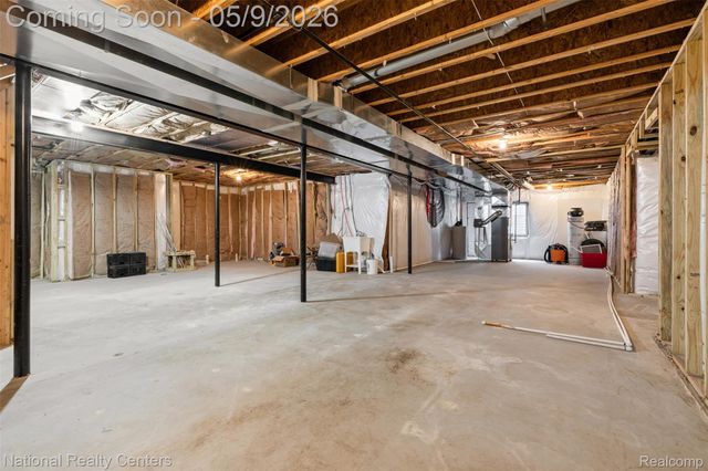 17632 Goldeneye Drive, Clinton Charter Township, MI 48038