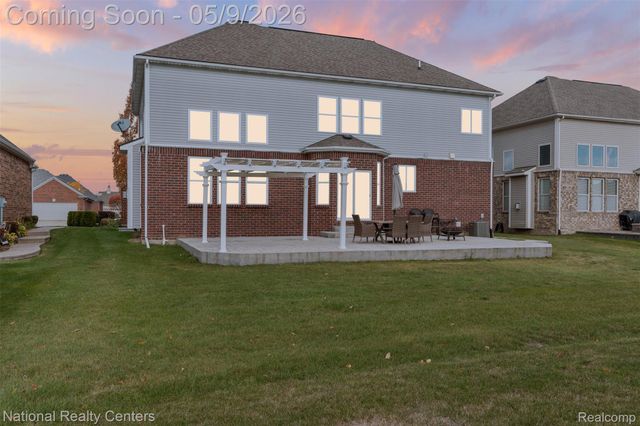 17632 Goldeneye Drive, Clinton Charter Township, MI 48038