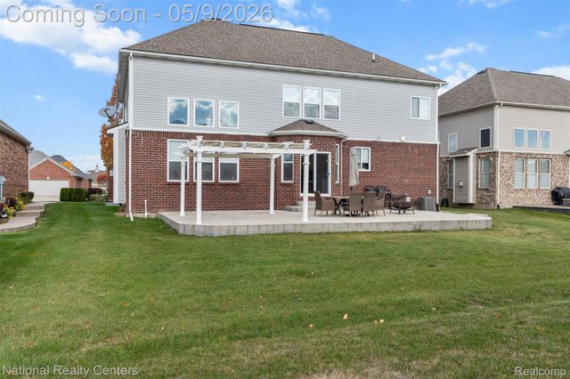 17632 Goldeneye Drive, Clinton Charter Township, MI 48038