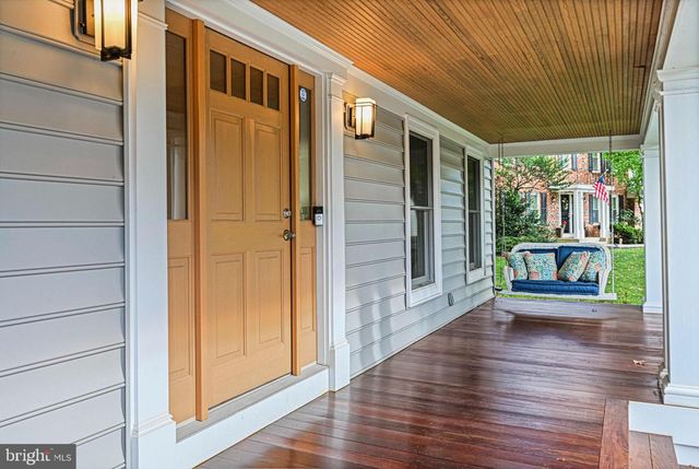 1817 CLOVERMEADOW DR, Vienna, VA 22182