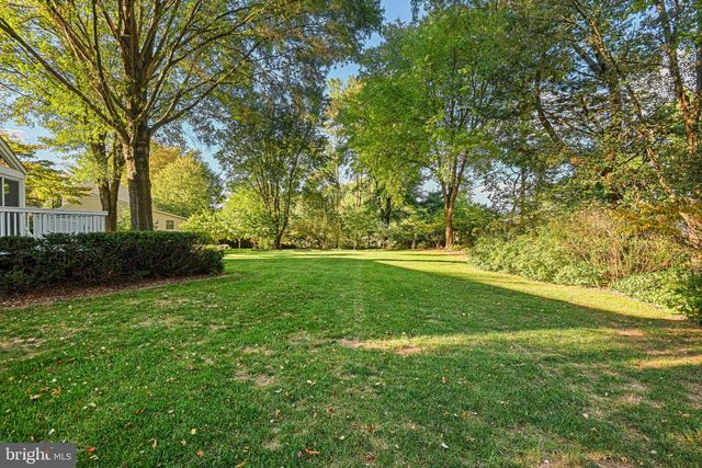 1817 CLOVERMEADOW DR, Vienna, VA 22182