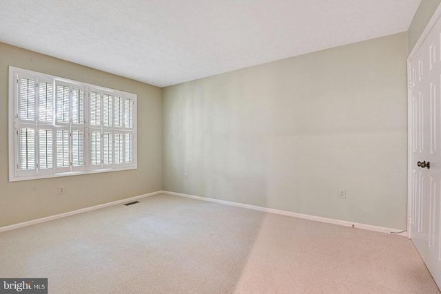 1817 CLOVERMEADOW DR, Vienna, VA 22182