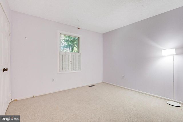 1817 CLOVERMEADOW DR, Vienna, VA 22182