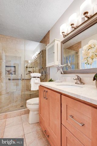 1817 CLOVERMEADOW DR, Vienna, VA 22182