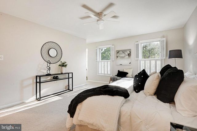 1817 CLOVERMEADOW DR, Vienna, VA 22182