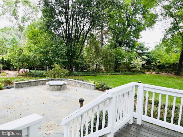 1817 CLOVERMEADOW DR, Vienna, VA 22182