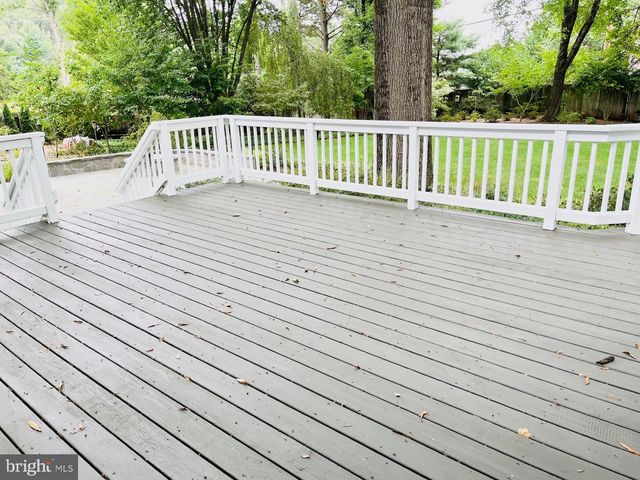 1817 CLOVERMEADOW DR, Vienna, VA 22182