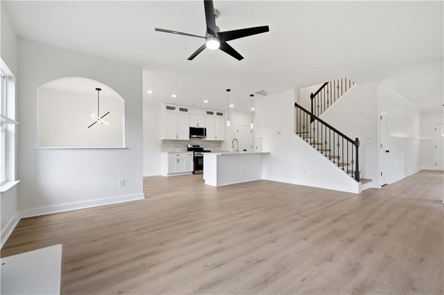 685 S Jeff Davis Drive, Fayetteville, GA 30215