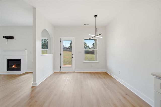 685 S Jeff Davis Drive, Fayetteville, GA 30215
