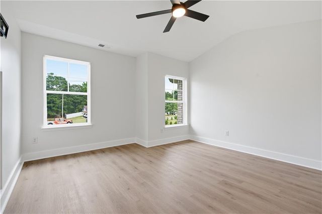 685 S Jeff Davis Drive, Fayetteville, GA 30215