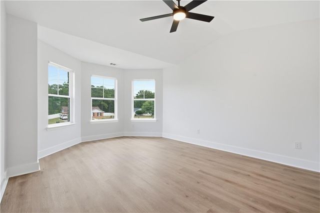 685 S Jeff Davis Drive, Fayetteville, GA 30215