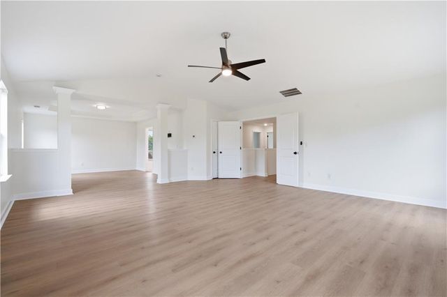 685 S Jeff Davis Drive, Fayetteville, GA 30215
