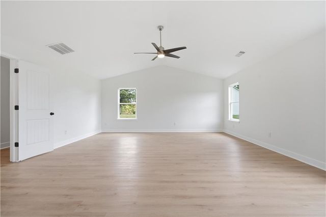 685 S Jeff Davis Drive, Fayetteville, GA 30215