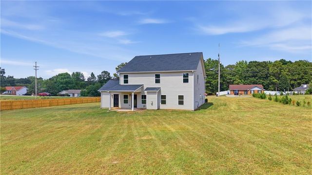 685 S Jeff Davis Drive, Fayetteville, GA 30215