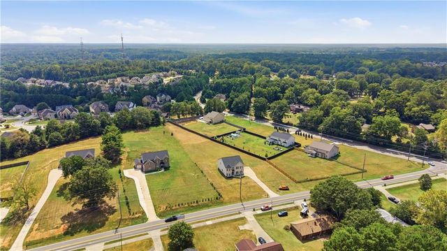 685 S Jeff Davis Drive, Fayetteville, GA 30215