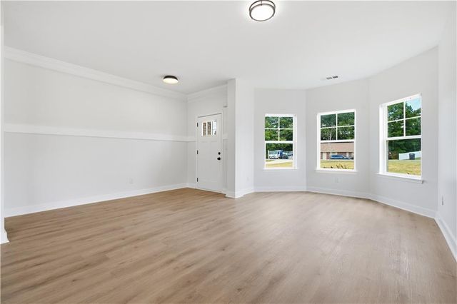 685 S Jeff Davis Drive, Fayetteville, GA 30215