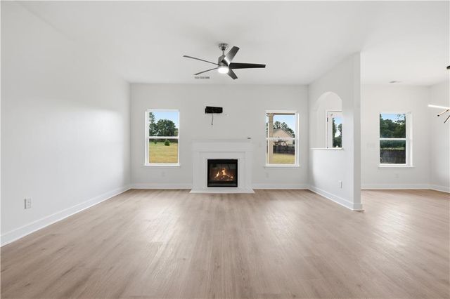 685 S Jeff Davis Drive, Fayetteville, GA 30215