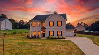 685 S Jeff Davis Drive, Fayetteville, GA 30215