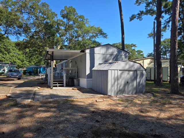 495 Clubhouse Rd., Garden City Beach, SC 29576