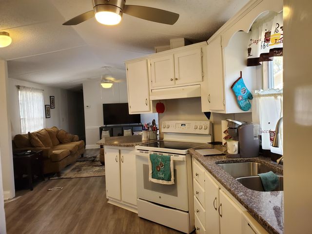 495 Clubhouse Rd., Garden City Beach, SC 29576