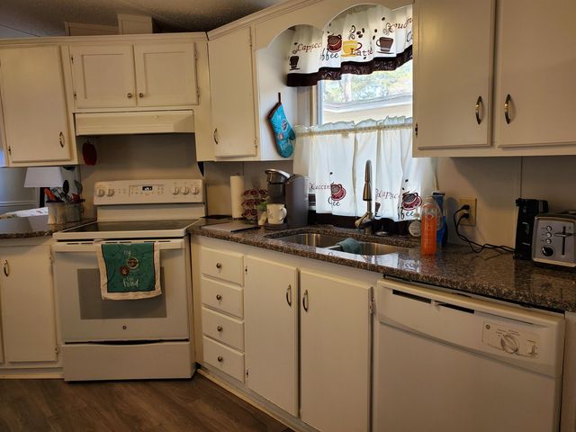 495 Clubhouse Rd., Garden City Beach, SC 29576