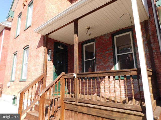 121 HARRISON AVE, Waynesboro, PA 17268