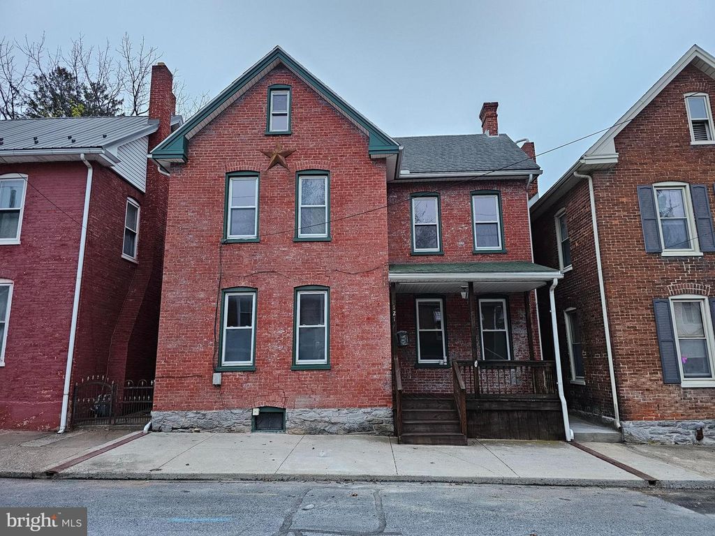 121 HARRISON AVE, Waynesboro, PA 17268