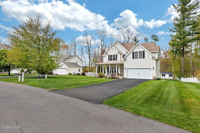 17 Springfield Drive, Malta, NY 12118