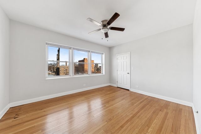 7515 S Essex Avenue 3, Chicago, IL 60649