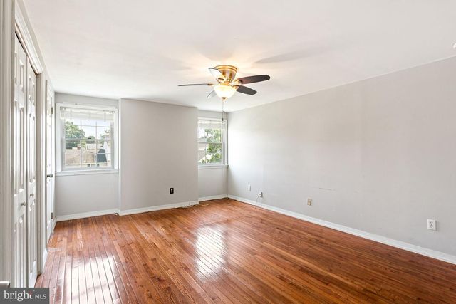 322 TENBY CHASE DR, Delran, NJ 08075
