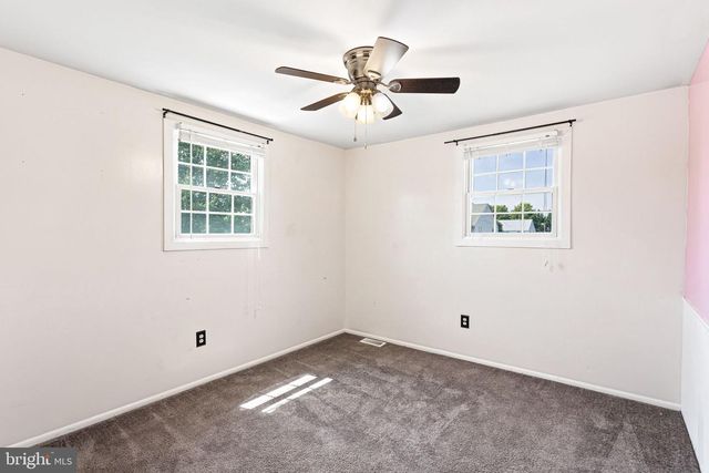 322 TENBY CHASE DR, Delran, NJ 08075