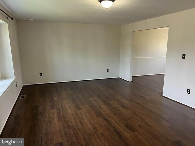322 TENBY CHASE DR, Delran, NJ 08075