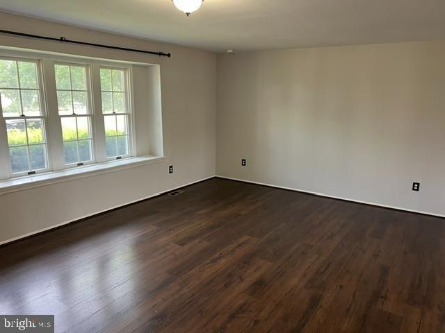 322 TENBY CHASE DR, Delran, NJ 08075