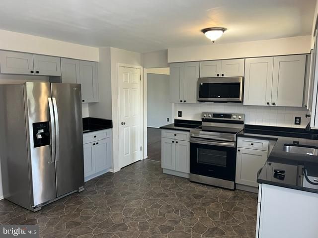 322 TENBY CHASE DR, Delran, NJ 08075