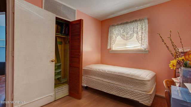 39 Tilton Avenue, South Toms River, NJ 08757