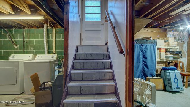 39 Tilton Avenue, South Toms River, NJ 08757