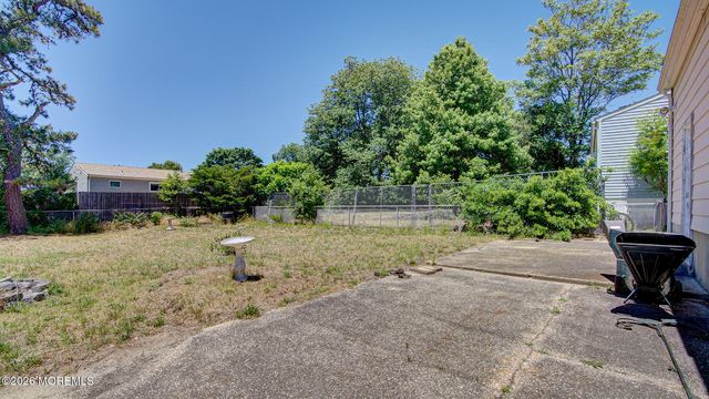39 Tilton Avenue, South Toms River, NJ 08757