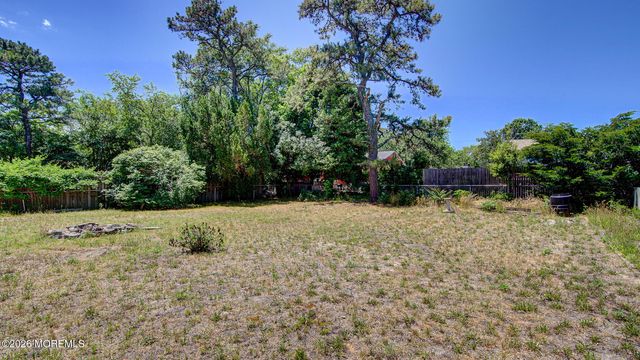 39 Tilton Avenue, South Toms River, NJ 08757