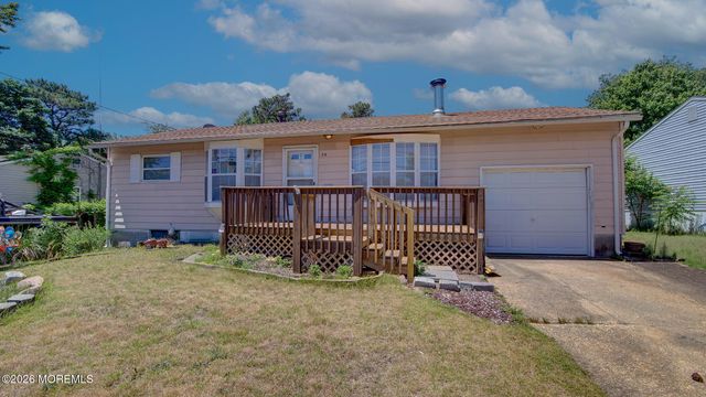 39 Tilton Avenue, South Toms River, NJ 08757