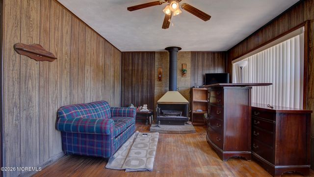 39 Tilton Avenue, South Toms River, NJ 08757